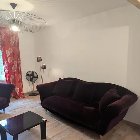 L'atelier, Dépendance à La Campagne