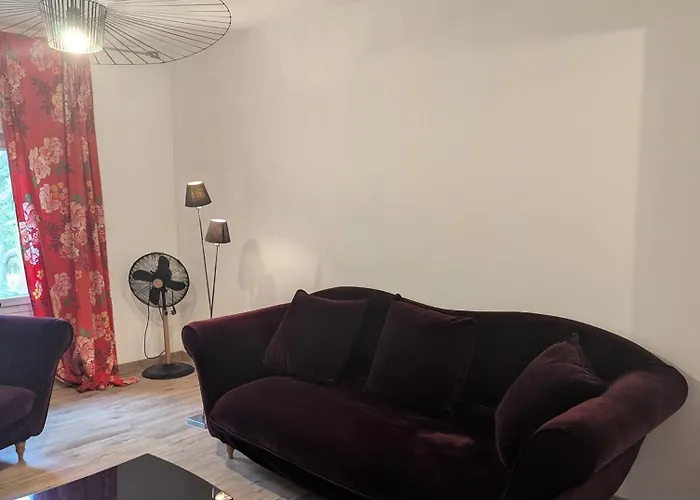 L'atelier, Dépendance à La Campagne